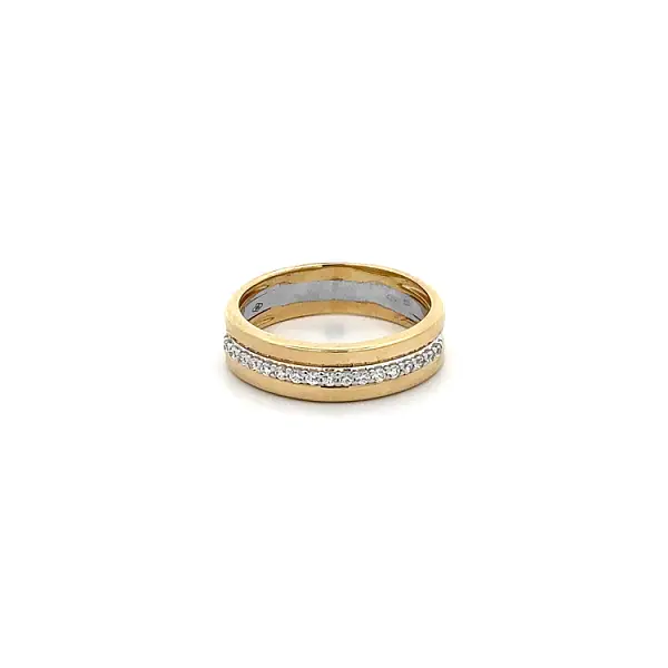 Ring with Zirconias in Gold Combination