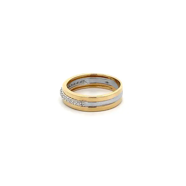 Ring with Zirconias in Gold Combination