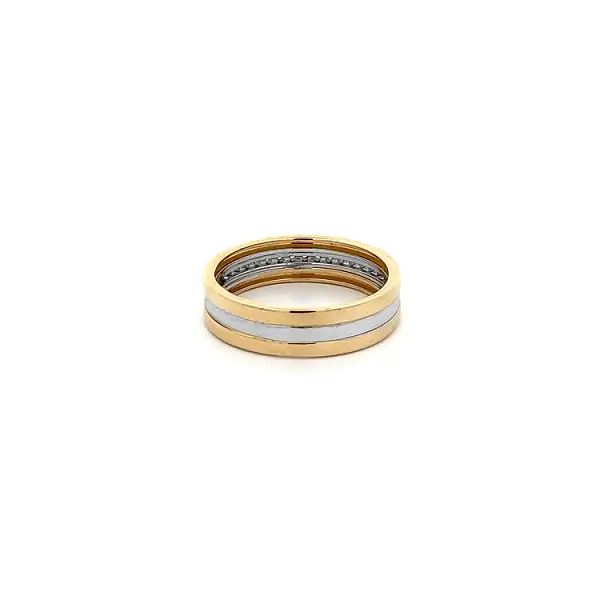 Ring with Zirconias in Gold Combination