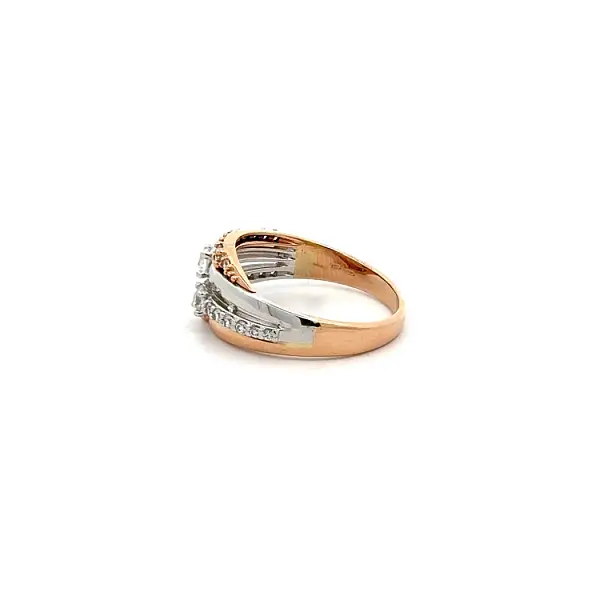 Ring with Zirconias in Gold Combination