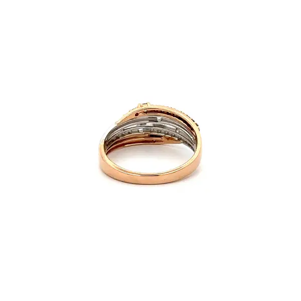 Ring with Zirconias in Gold Combination