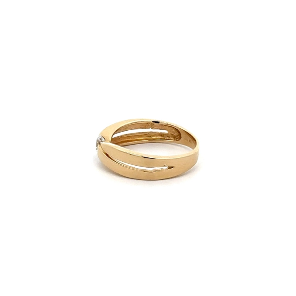 Gold Ring with Zircon