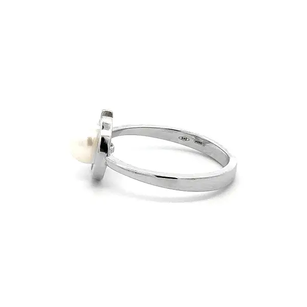 Ring with White Gold Pearl
