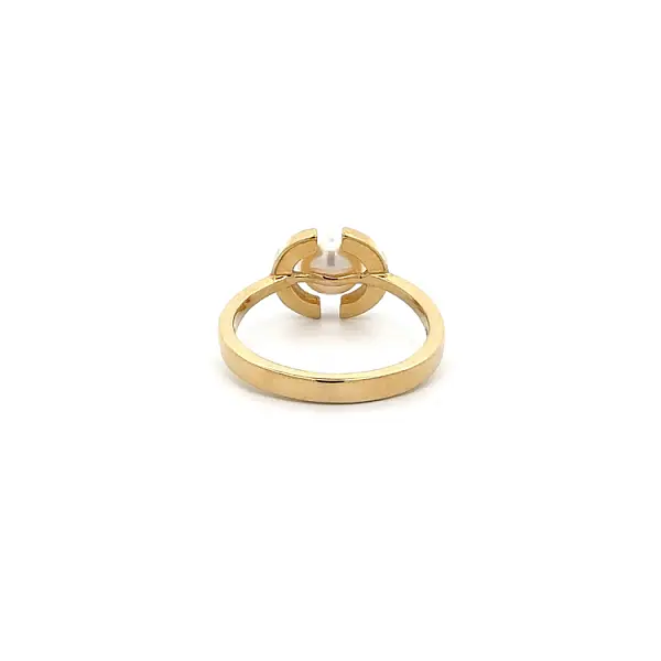 Gold Ring with Pearl