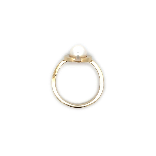 Gold Ring with Pearl