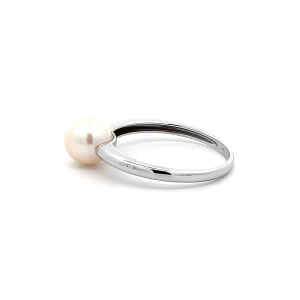 Ring with White Gold Pearl