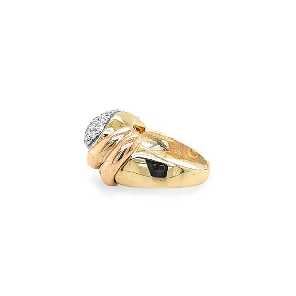 Gold Ring with Zircons