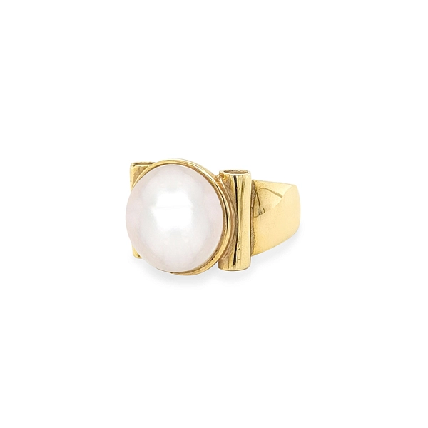 Gold Ring with Pearl
