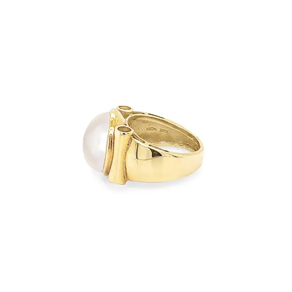 Gold Ring with Pearl