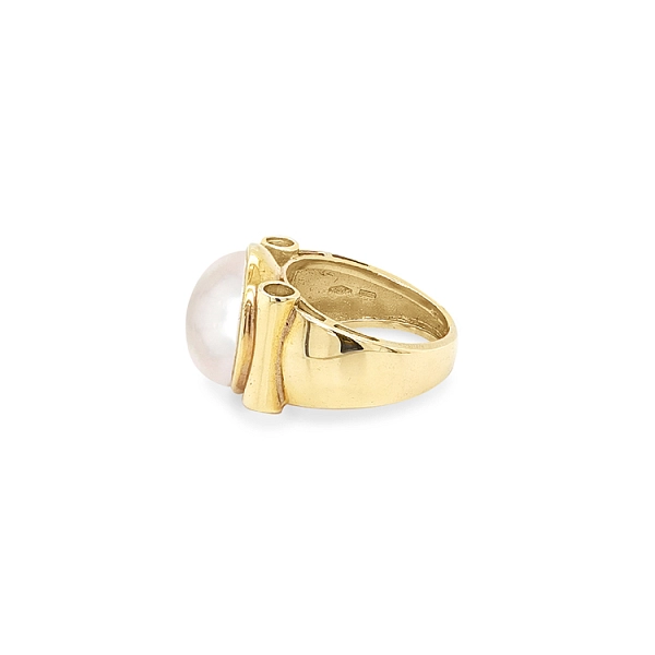 Gold Ring with Pearl
