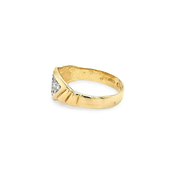 Gold Ring with Zircons