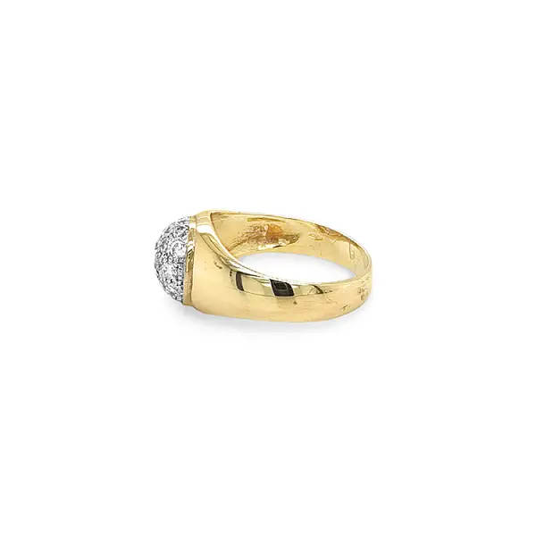 Gold Ring with Zircons