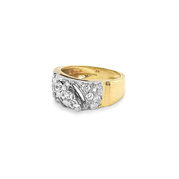 Gold Ring with Zircons