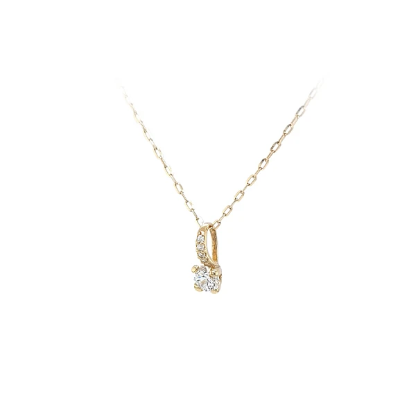 Gold Pendant with Zircons