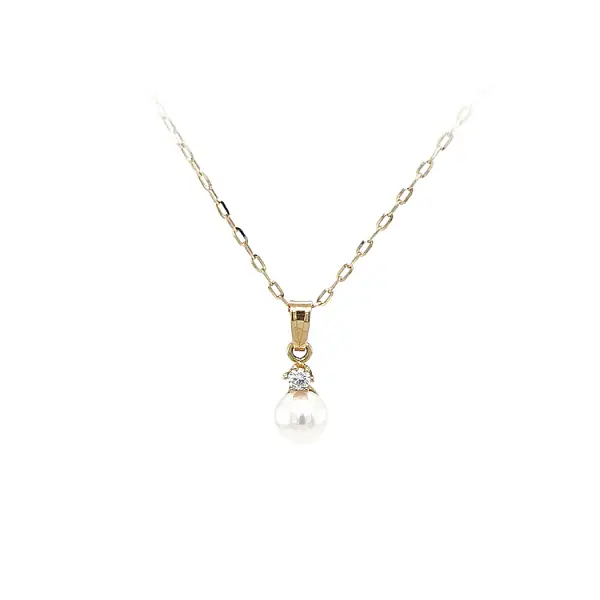 Gold Pendant with Pearl