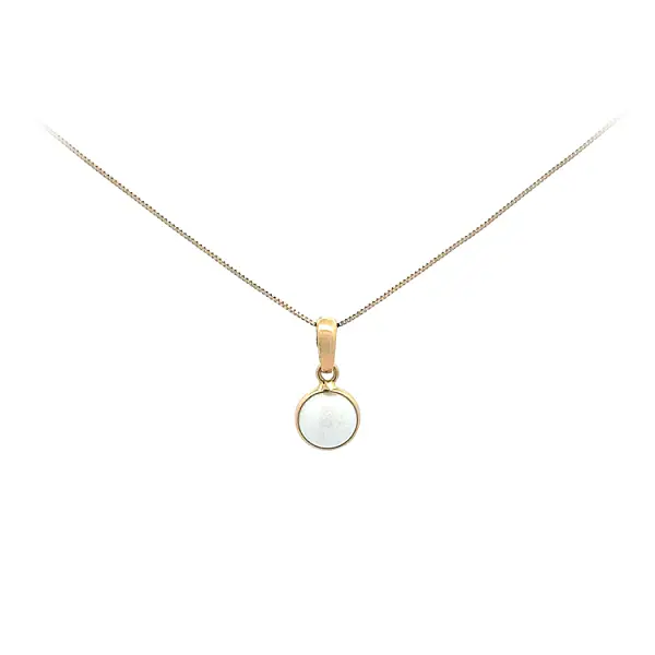 Gold Pendant with Pearl