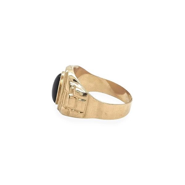 Gold Ring with Onyx