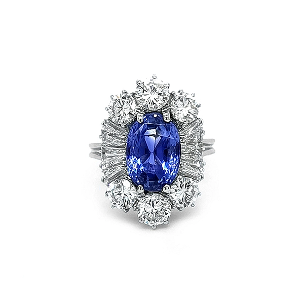 Gold Ring with Sapphire and Diamonds