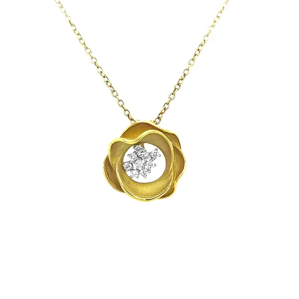 Gold Pendant with Diamonds