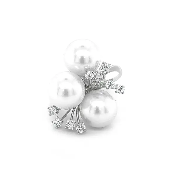 Gold Ring with pearls and diamonds