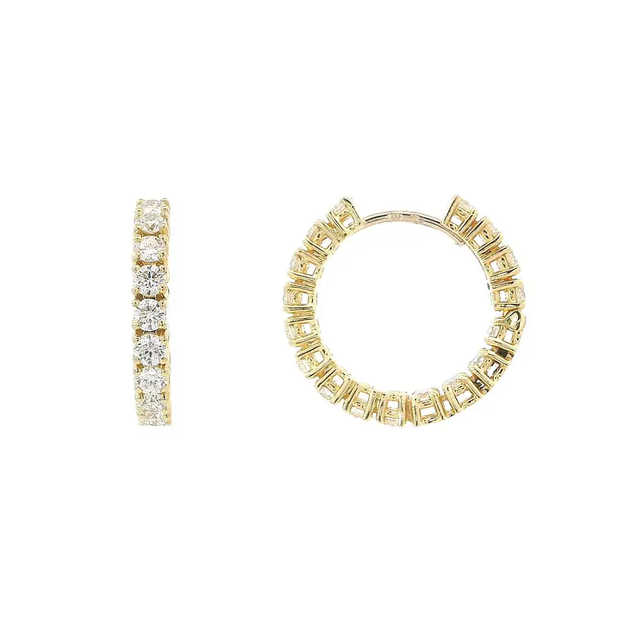 Timeless Round Earrings made of Gold and Diamonds