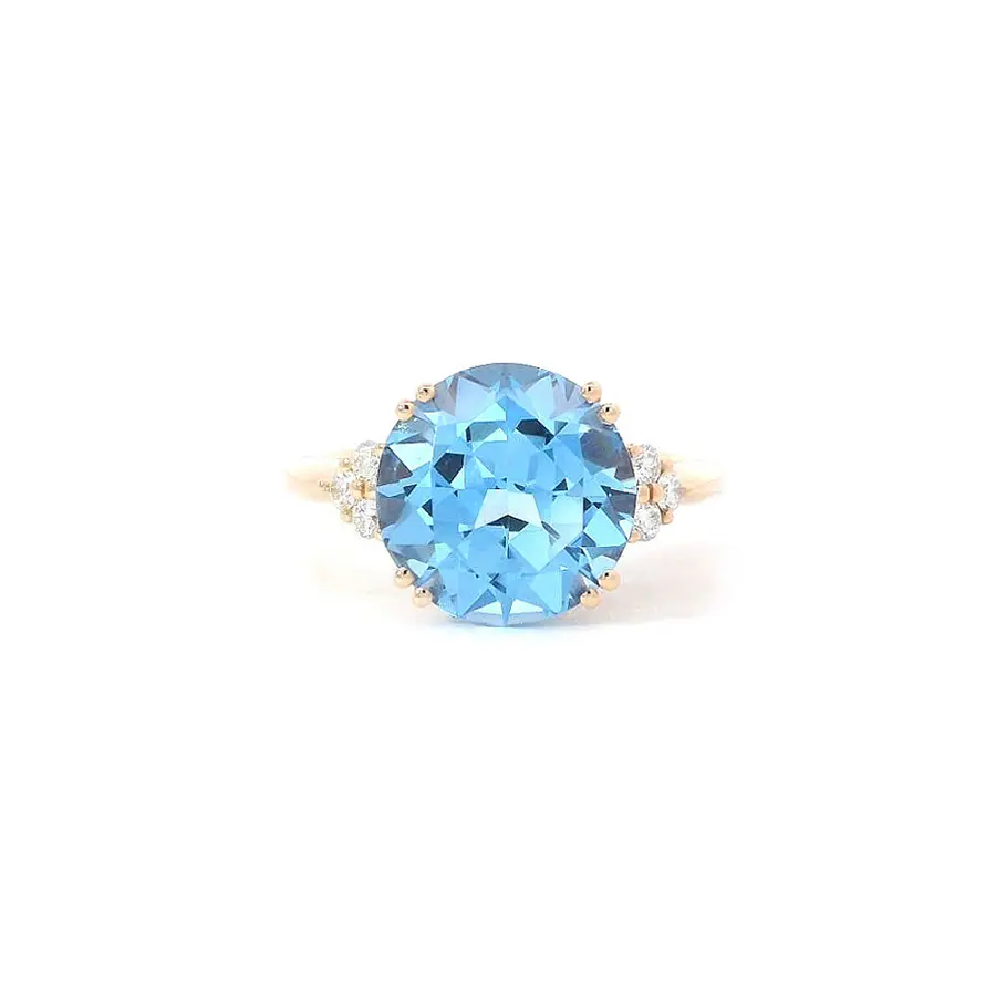 Luxury Ring with Blue Topaz and Diamonds in Rose Gold