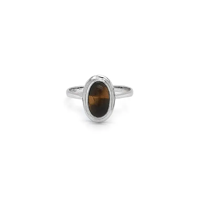 Elegant white gold ring with tiger’s eye