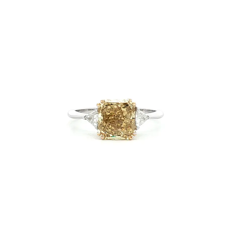 18kt Gold Ring with Fancy Yellow Diamond