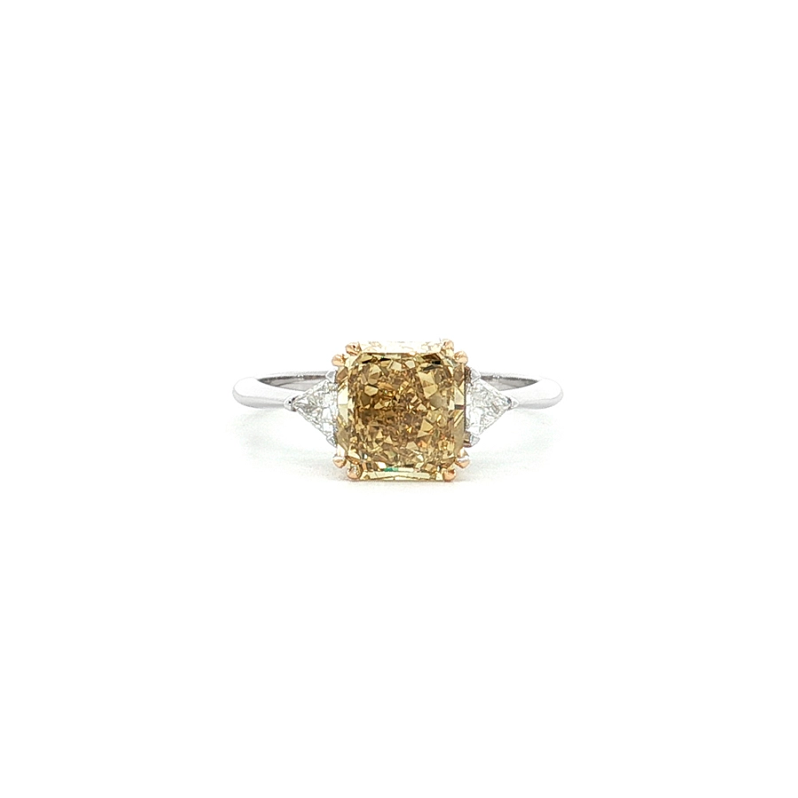 18kt Gold Ring with Fancy Yellow Diamond