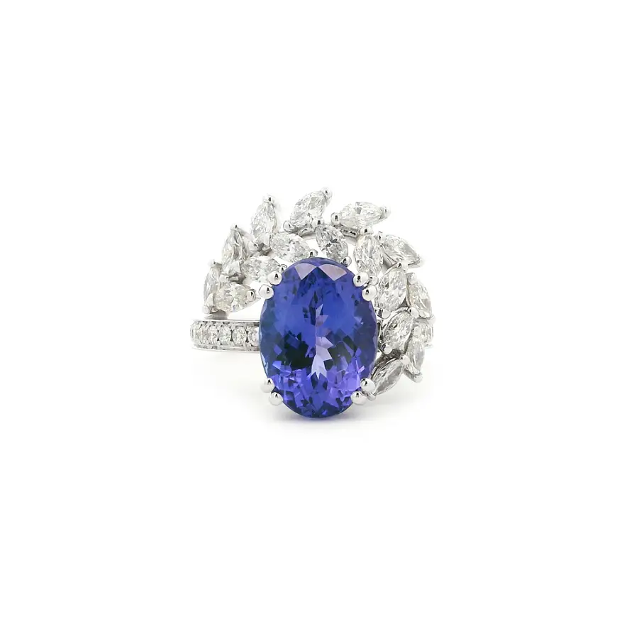 White Gold Ring with Tanzanite and Leaf-Shaped Diamonds