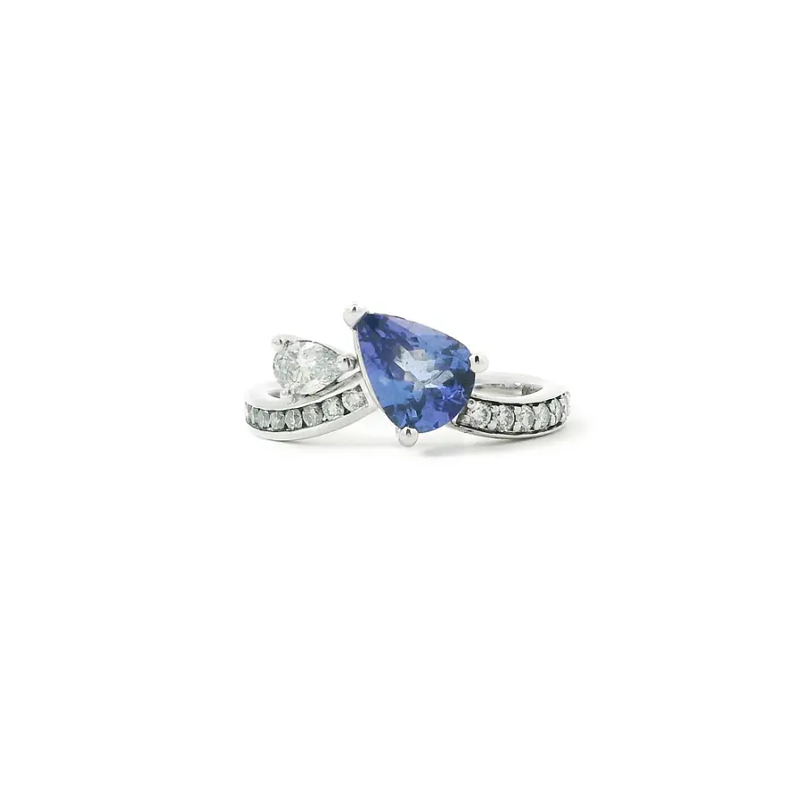 White Gold Ring with Tanzanite and Pear-Shaped Diamond