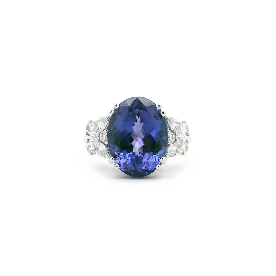 White Gold Ring with Tanzanite and Diamonds
