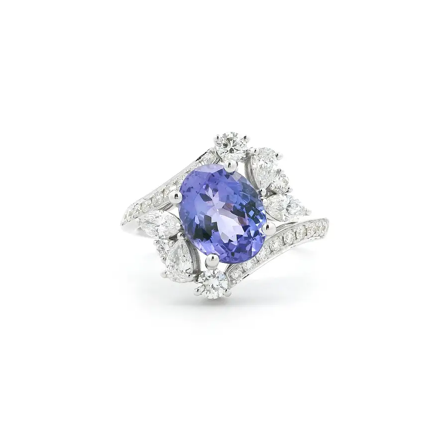 Ring with Tanzanite and Diamonds in 18K White Gold