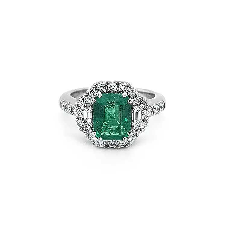 Gold Ring with Emerald and Diamonds
