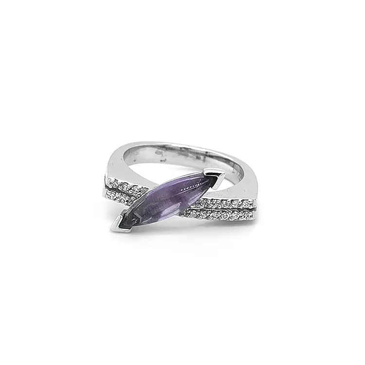 Gold Ring with Amethyst and Diamonds