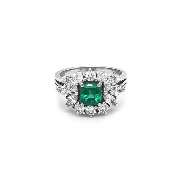 Gold Ring with Emerald and Diamonds