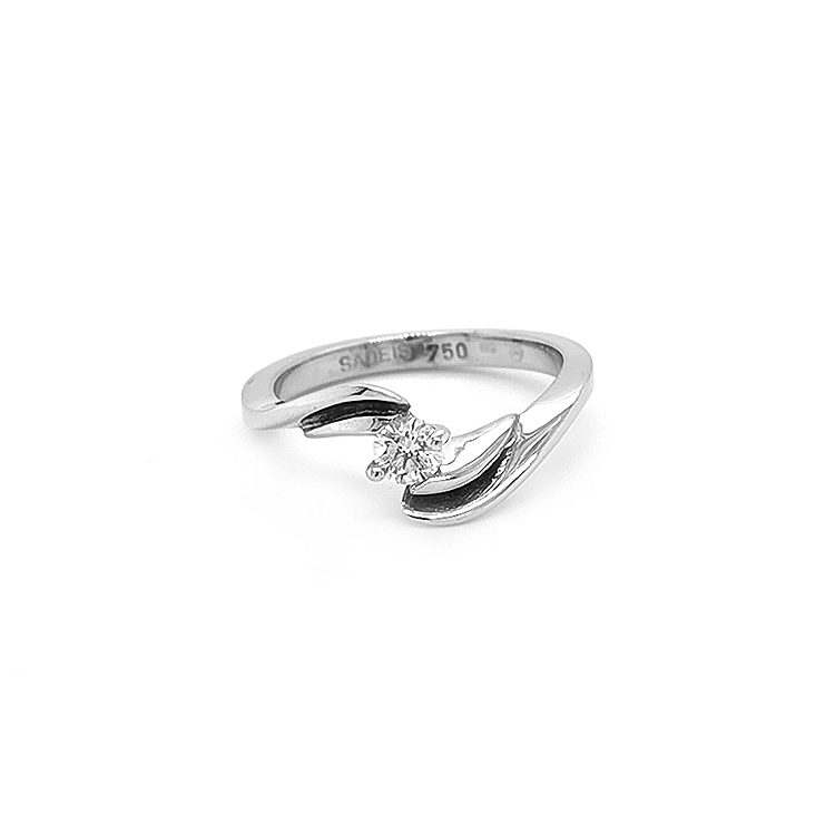 Gold Engagement Ring with Diamond