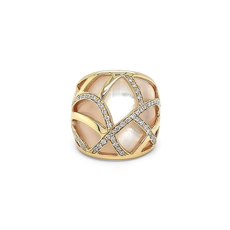 Gold Ring with Pearl and Diamonds