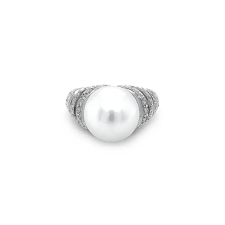 Gold Ring with Natural Pearl and Diamonds