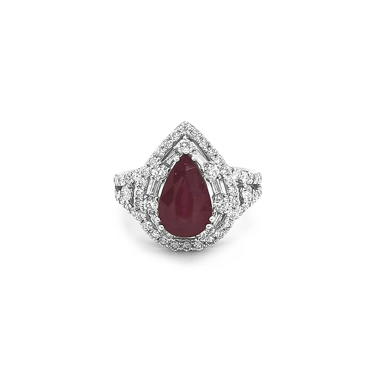 Gold Ring with Ruby and Diamonds