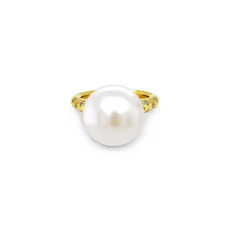 Gold Ring with Natural Pearl and Diamonds