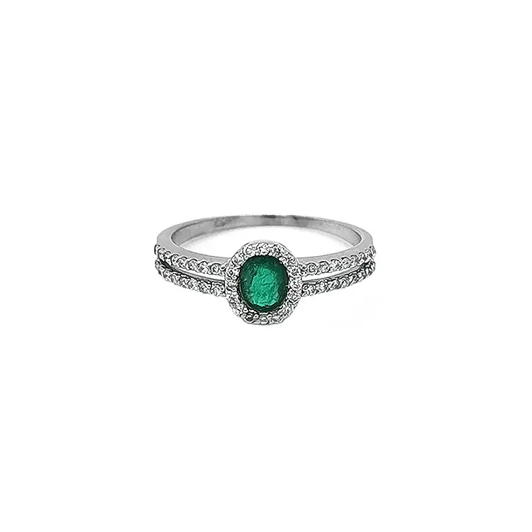 Gold Ring with Emerald and Diamonds