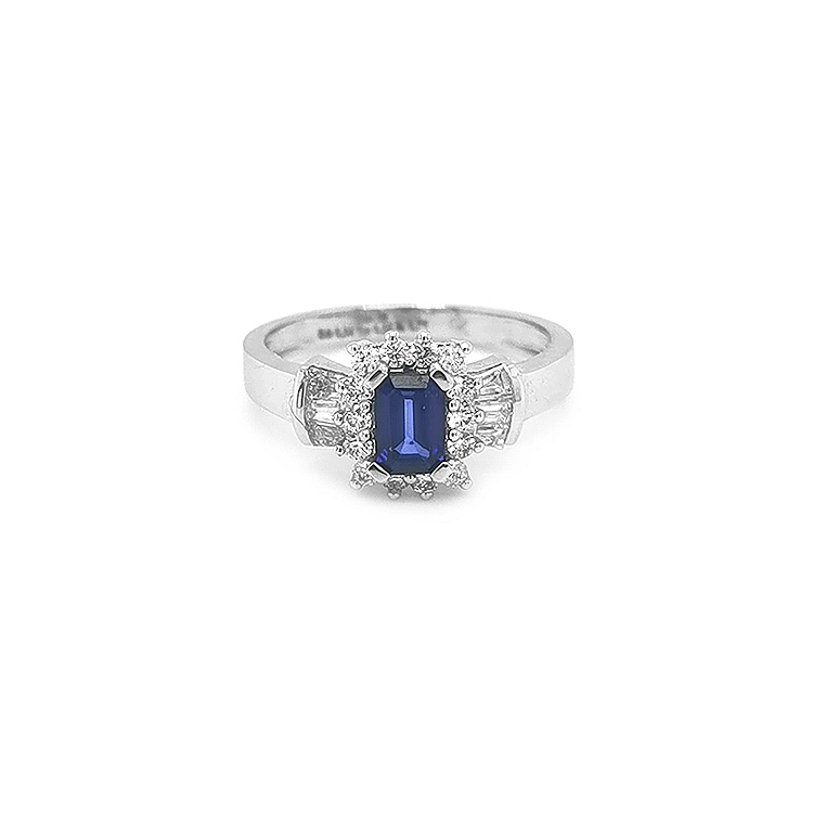 Gold Ring with Sapphire and Diamonds