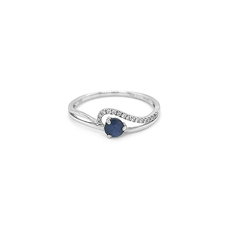 Gold Ring with Sapphire and Diamonds
