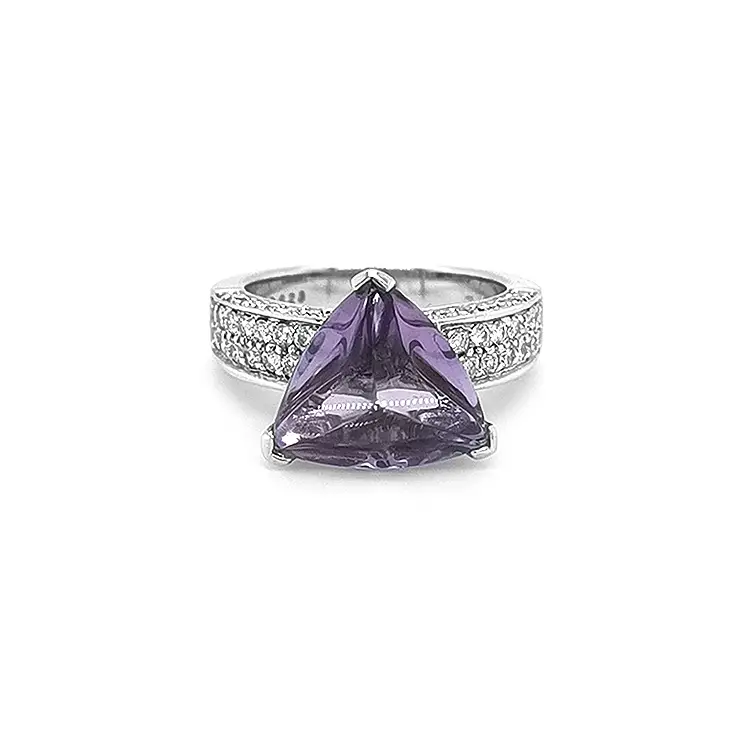 Gold Ring with Amethyst and Diamonds