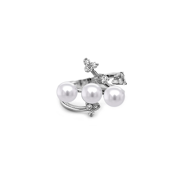 Gold Ring Natural Pearls and Diamonds