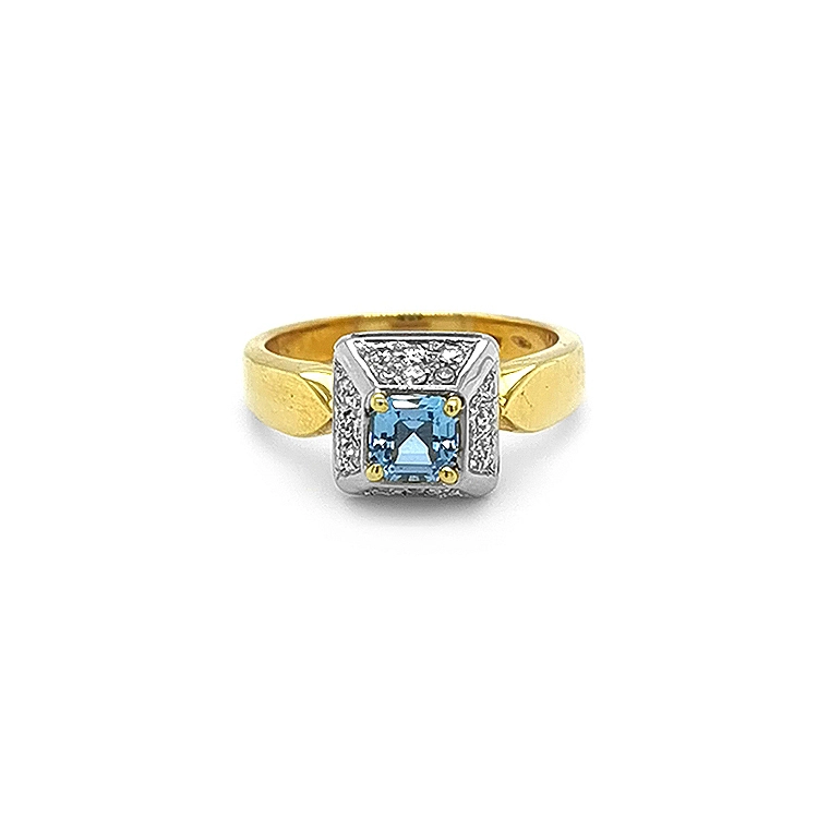 Gold Ring with Aquamarine and Diamonds