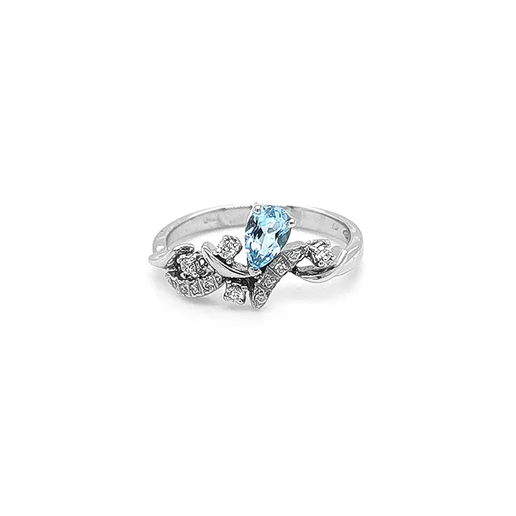 Gold Ring with Aquamarine and Diamonds