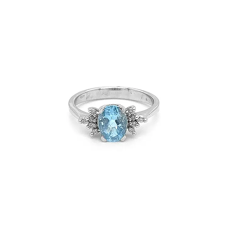 Gold Ring with Aquamarine and Diamonds