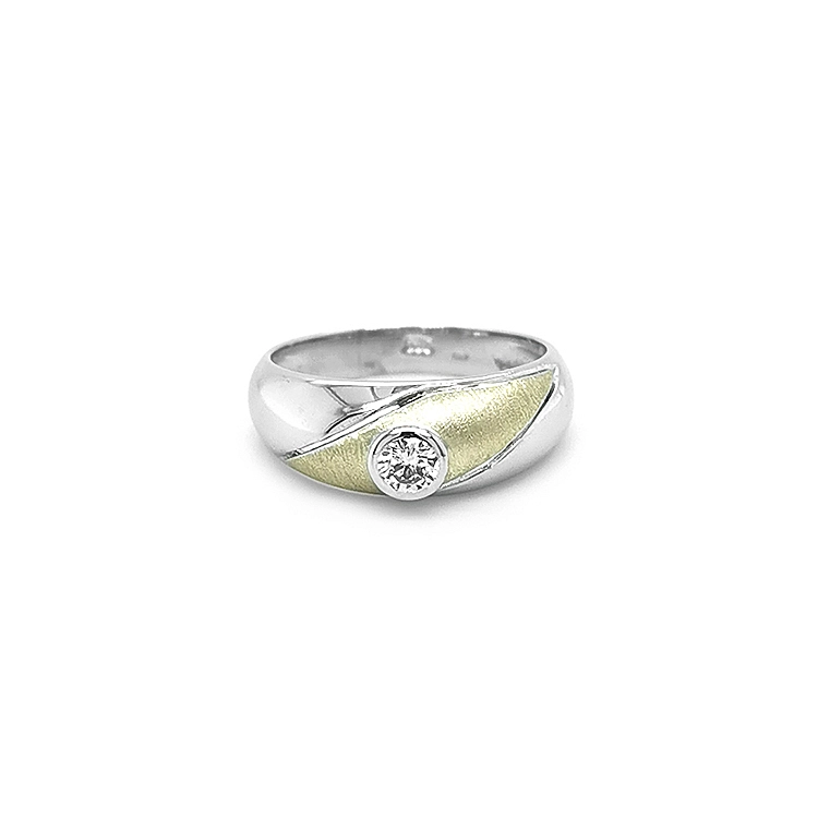Gold Ring with Diamond